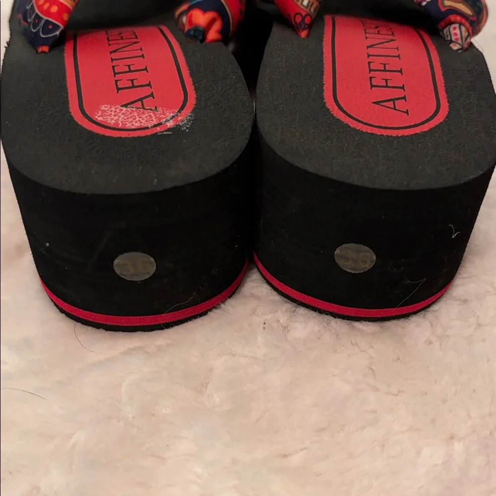 Women's AFFINEST Platform Wedge with Paisley Fabric Strap Flip Flops Sz 36